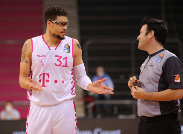 在高强度比 在高强度比